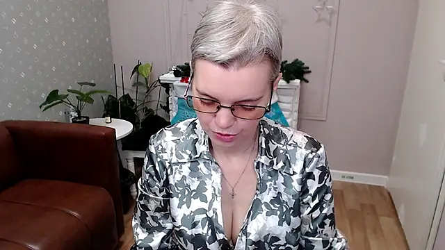 Cutie Erikaa1 online show from 01-18-26, 02:26