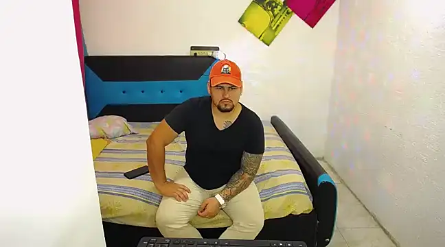 pitbullveryhot online show from 03-20-25, 02:29