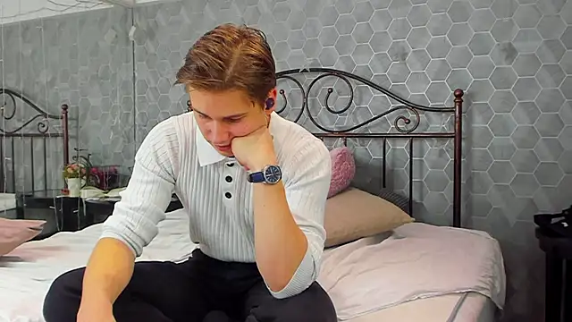 Marcus Swampov online show from 12-22-24, 06:39