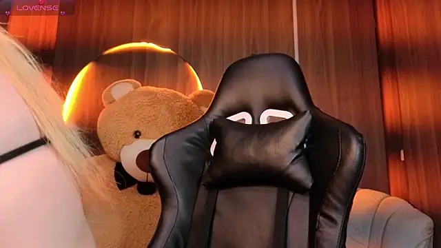 Kitty fox b online show from 02-10-26, 01:37