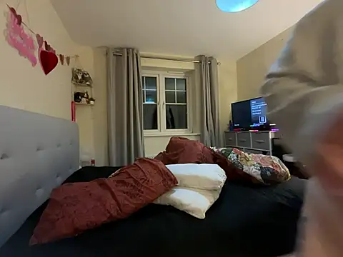 Tallulah-mae-xoxox online show from 03-17-25, 08:40