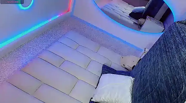 Hallyhott online show from 03-03-25, 04:25