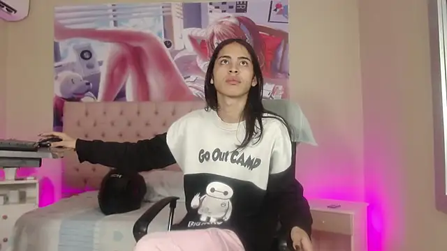 Snapshot of alice_sofia chatting on 02-10-25, 01:44 alice sofia online show from 02-10-25, 01:44