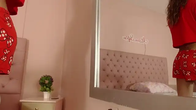 Snapshot of alice_sofia chatting on 10-12-25, 12:59 alice sofia online show from 10-12-25, 12:59