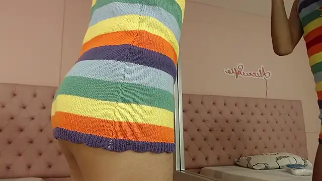 Snapshot of alice_sofia chatting on 01-10-26, 01:02 alice sofia online show from 01-10-26, 01:02