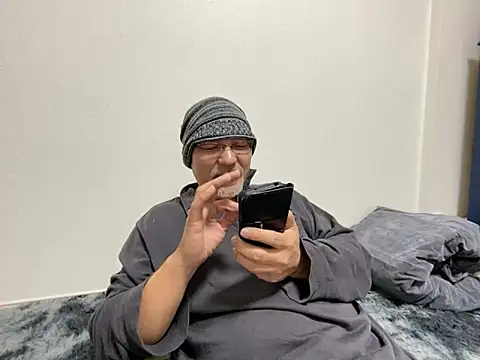 Snapshot of Grandpa29hijii chatting on 03-05-25, 01:06 Grandpa29hijii online show from 03-05-25, 01:06