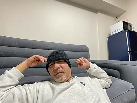 Snapshot of Grandpa29hijii chatting on 03-08-25, 01:25 Grandpa29hijii online show from 03-08-25, 01:25