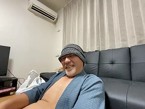 Snapshot of Grandpa29hijii chatting on 10-10-25, 01:10 Grandpa29hijii online show from 10-10-25, 01:10