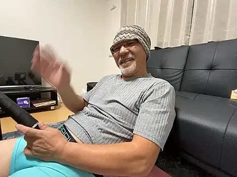 Snapshot of Grandpa29hijii chatting on 10-24-25, 01:18 Grandpa29hijii online show from 10-24-25, 01:18
