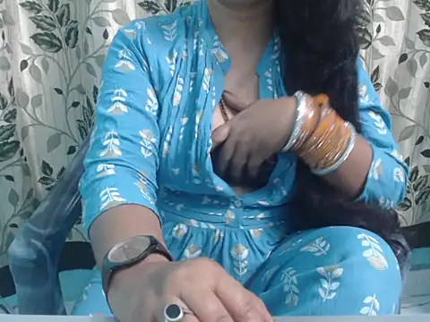 Snapshot of Jannat_ji chatting on 11-03-25, 06:42 Jannat ji online show from 11-03-25, 06:42