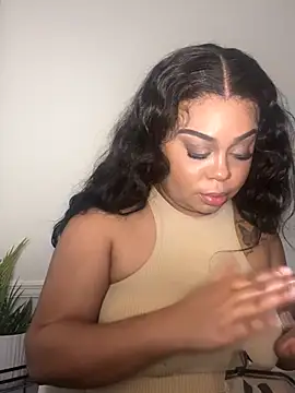 Snapshot of camiliaskye chatting on 12-14-25, 05:24 camiliaskye online show from 12-14-25, 05:24