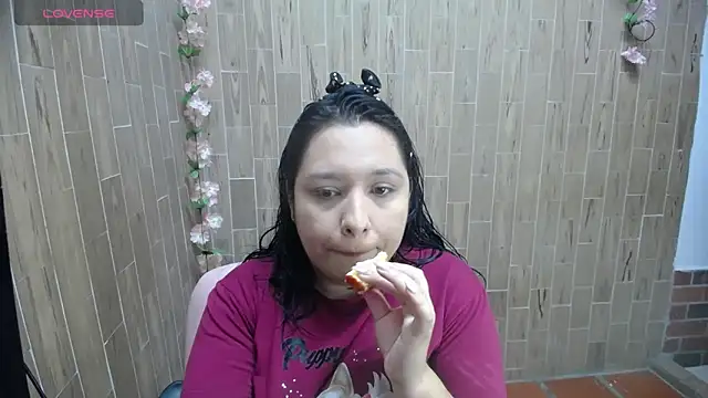 Snapshot of solyeria chatting on 02-19-25, 12:03 solyeria online show from 02-19-25, 12:03