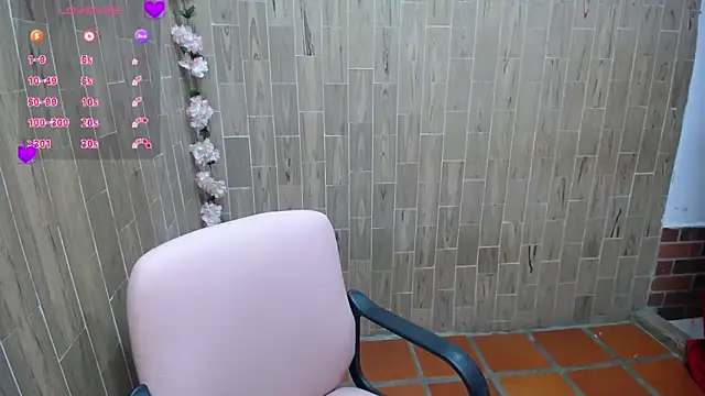 Snapshot of solyeria chatting on 09-10-25, 01:05 solyeria online show from 09-10-25, 01:05