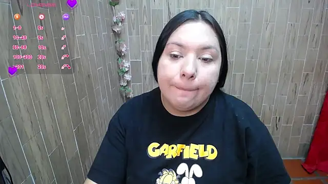 Snapshot of solyeria chatting on 09-25-25, 02:04 solyeria online show from 09-25-25, 02:04