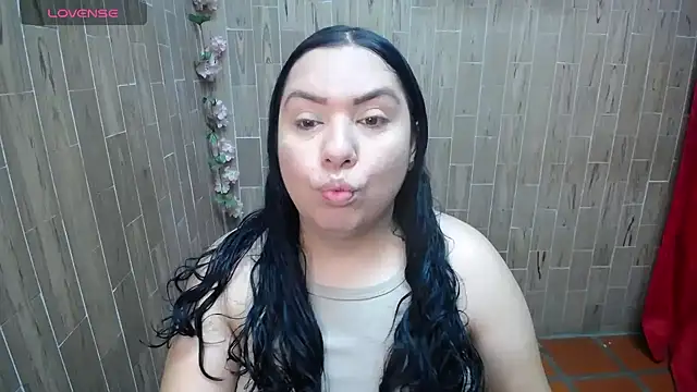 Snapshot of solyeria chatting on 11-19-25, 06:52 solyeria online show from 11-19-25, 06:52