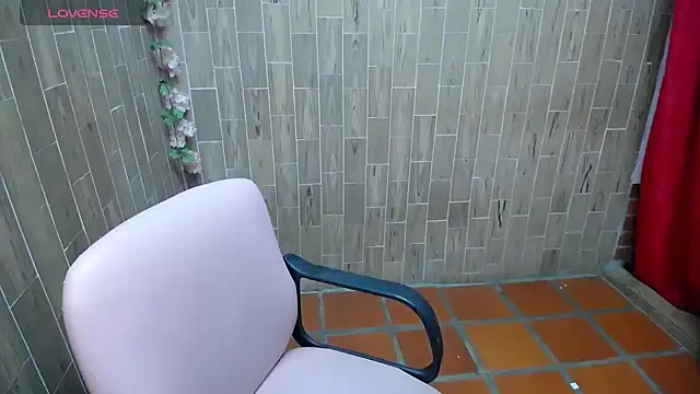 Snapshot of solyeria chatting on 12-05-25, 03:48 solyeria online show from 12-05-25, 03:48