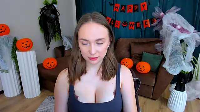 Snapshot of TrueReincarnation chatting on 10-29-25, 04:20 TrueReincarnation online show from 10-29-25, 04:20