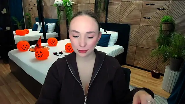 Snapshot of TrueReincarnation chatting on 11-04-25, 10:47 TrueReincarnation online show from 11-04-25, 10:47