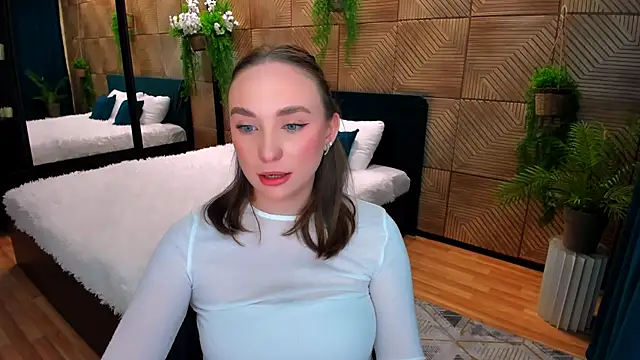 Snapshot of TrueReincarnation chatting on 11-15-25, 05:53 TrueReincarnation online show from 11-15-25, 05:53