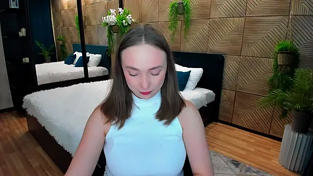 Snapshot of TrueReincarnation chatting on 11-19-25, 04:07 TrueReincarnation online show from 11-19-25, 04:07