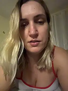 Snapshot of Bia_sexynovaes chatting on 12-17-25, 12:27 Bia sexynovaes online show from 12-17-25, 12:27