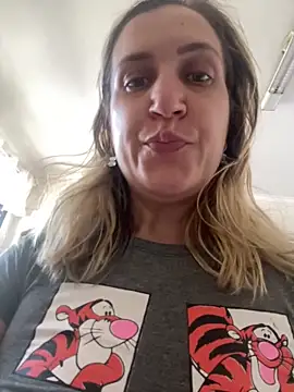 Snapshot of Bia_sexynovaes chatting on 02-10-26, 05:17 Bia sexynovaes online show from 02-10-26, 05:17