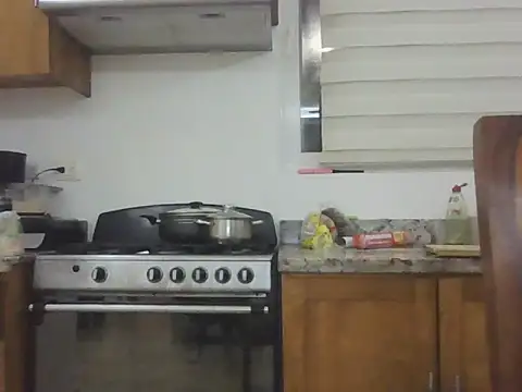 Snapshot of adele-33 chatting on 11-12-25, 01:06 adele-33 online show from 11-12-25, 01:06