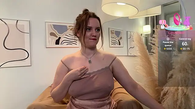 Lella Ryann  online show from 10-18-25, 01:45