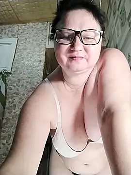 Holly-69 online show from 11-27-25, 09:06