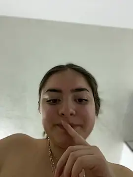 Snapshot of imlindapink chatting on 03-04-25, 04:09 imlindapink online show from 03-04-25, 04:09