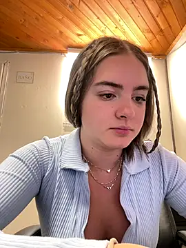 Snapshot of imlindapink chatting on 10-02-25, 03:19 imlindapink online show from 10-02-25, 03:19