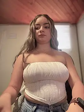 Snapshot of imlindapink chatting on 10-24-25, 05:31 imlindapink online show from 10-24-25, 05:31