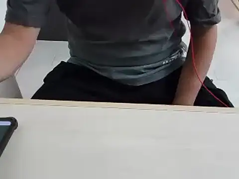 XiaoGuoGuo284512 online show from 01-01-25, 08:02