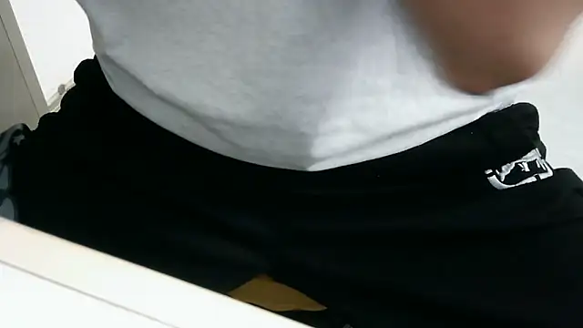 XiaoGuoGuo284512 online show from 01-31-25, 08:43