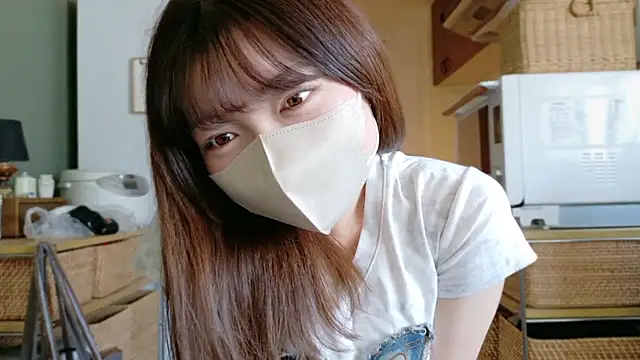 Snapshot of _Yui_ chatting on 09-16-25, 03:18 Yui online show from 09-16-25, 03:18