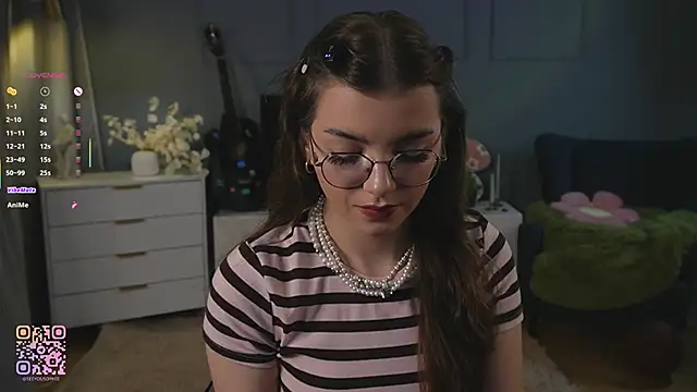 Snapshot of FlairEdgin chatting on 10-13-25, 07:14 FlairEdgin online show from 10-13-25, 07:14