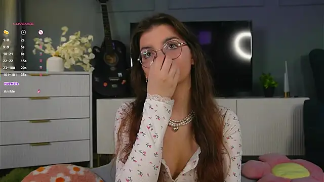 Snapshot of FlairEdgin chatting on 10-14-25, 07:14 FlairEdgin online show from 10-14-25, 07:14