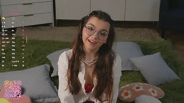 Snapshot of FlairEdgin chatting on 10-16-25, 07:04 FlairEdgin online show from 10-16-25, 07:04