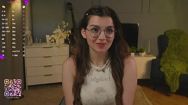 Snapshot of FlairEdgin chatting on 11-05-25, 07:14 FlairEdgin online show from 11-05-25, 07:14