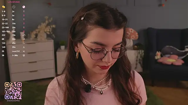 Snapshot of FlairEdgin chatting on 11-23-25, 07:13 FlairEdgin online show from 11-23-25, 07:13