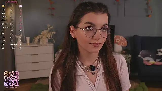 Snapshot of FlairEdgin chatting on 11-30-25, 07:07 FlairEdgin online show from 11-30-25, 07:07