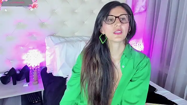  jade white  online show from 03-10-25, 03:41