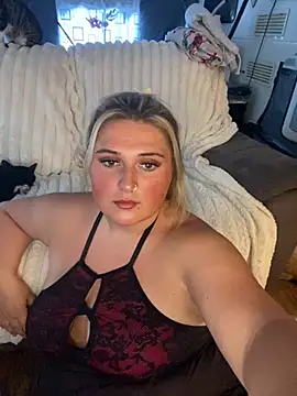 Snapshot of mimiprincessxoox chatting on 09-22-25, 05:15 mimiprincessxoox online show from 09-22-25, 05:15