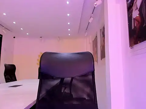 NairobiLee online show from 02-06-25, 11:54