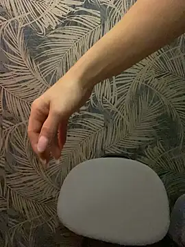 BlueEyesCarole online show from 12-17-24, 07:26