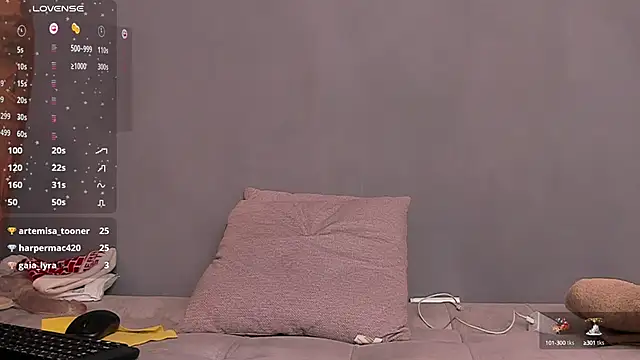 Snapshot of iamcamiloo_ chatting on 12-13-24, 07:15 iamcamiloo  online show from 12-13-24, 07:15