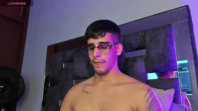 Snapshot of iamcamiloo_ chatting on 03-16-25, 04:41 iamcamiloo  online show from 03-16-25, 04:41
