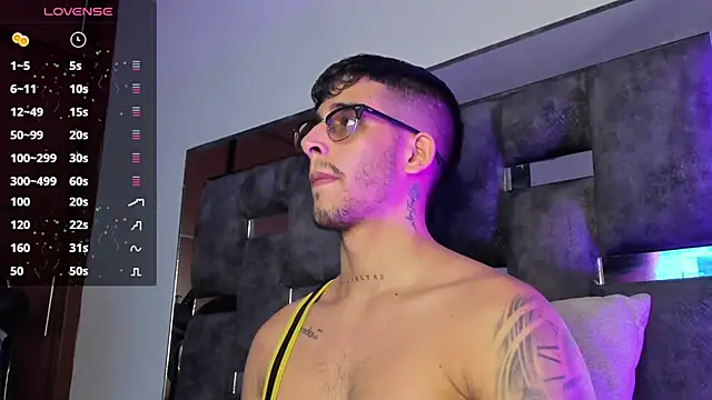 Snapshot of iamcamiloo_ chatting on 03-22-25, 01:11 iamcamiloo  online show from 03-22-25, 01:11