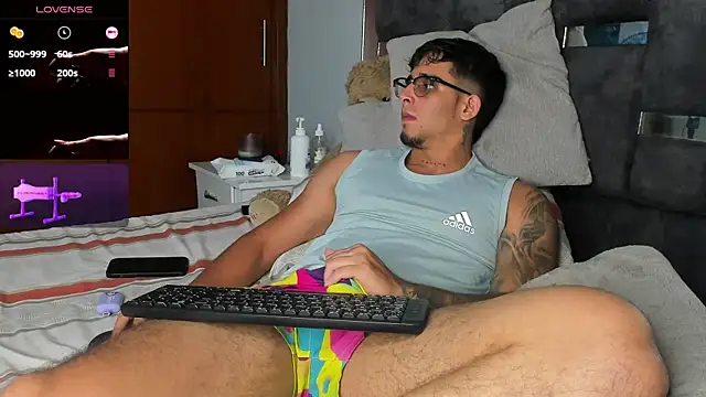 Snapshot of iamcamiloo_ chatting on 09-18-25, 05:31 iamcamiloo  online show from 09-18-25, 05:31