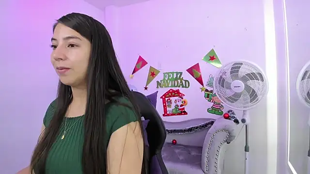 Ema louis  online show from 12-23-24, 11:57